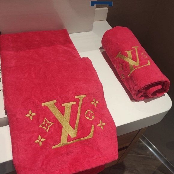 Towels - Picture 3 of 4